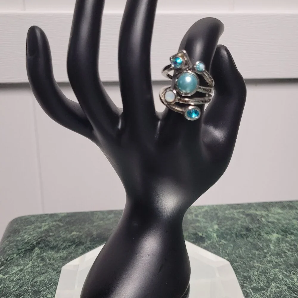 Lia sophia Sz 7 “Comet” ring, cut crystals and glass pearls, silver tone. EUC